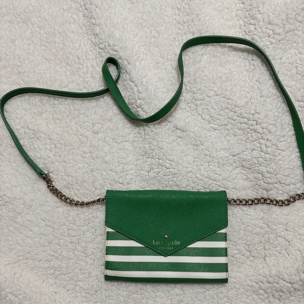 Kate spade kelly green and white crossbody envelope bag